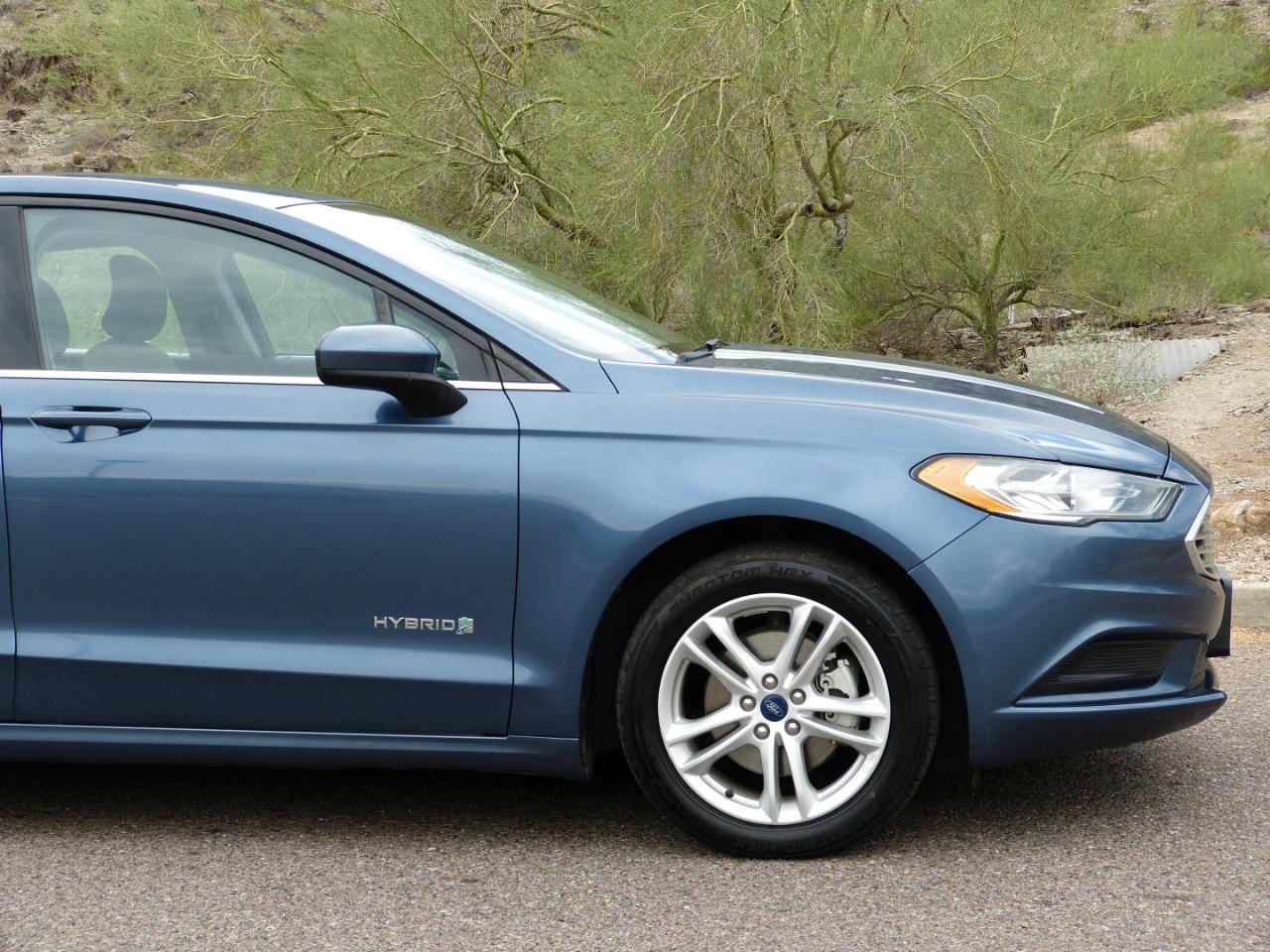 Ford Fusion Hybrid S 2018