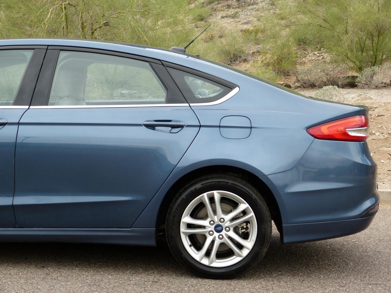 Ford Fusion Hybrid S 2018