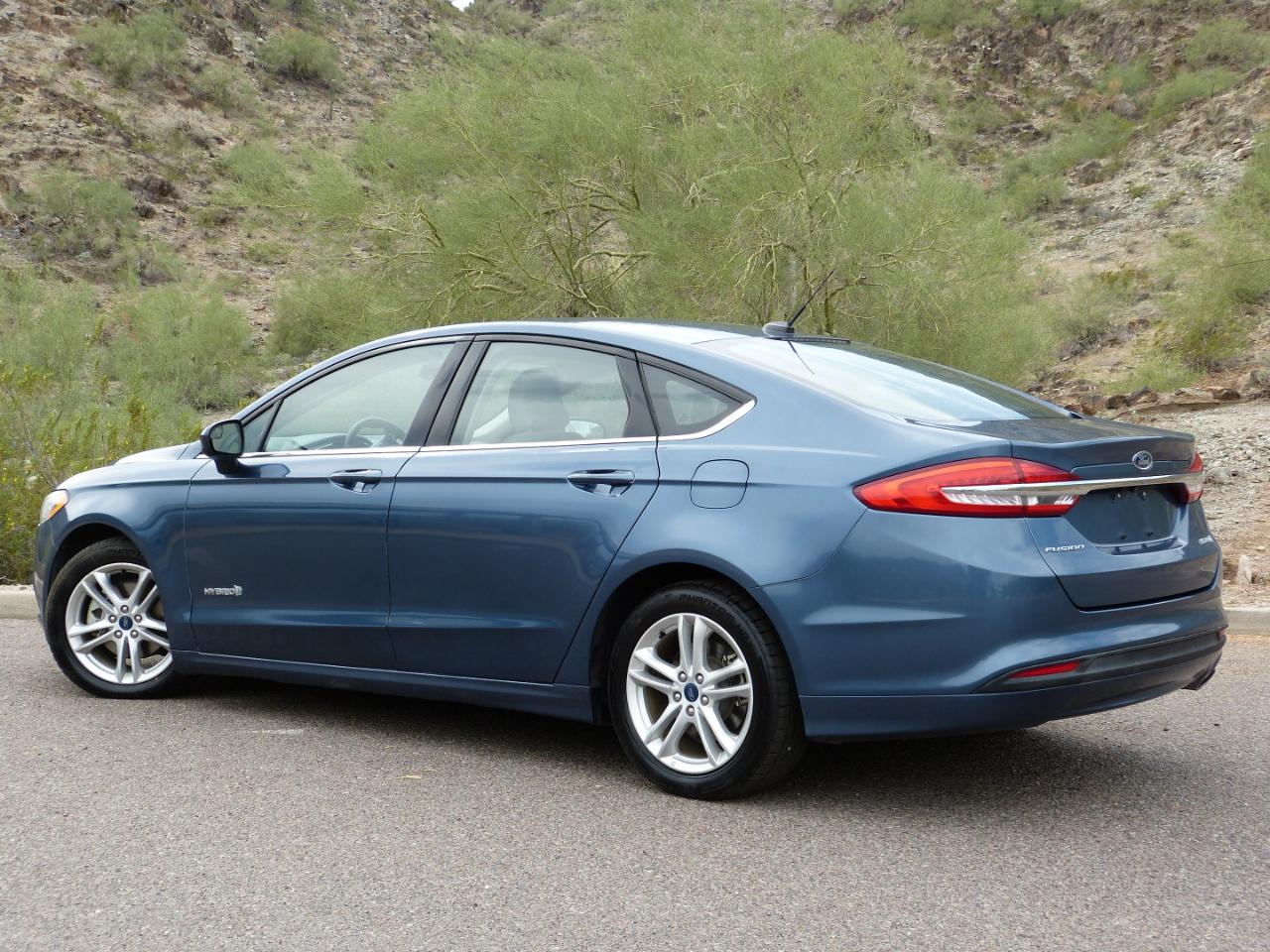 Ford Fusion Hybrid S 2018