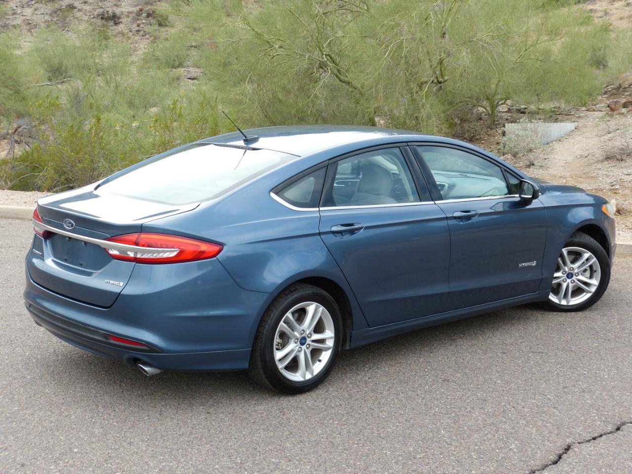 Ford Fusion Hybrid S 2018