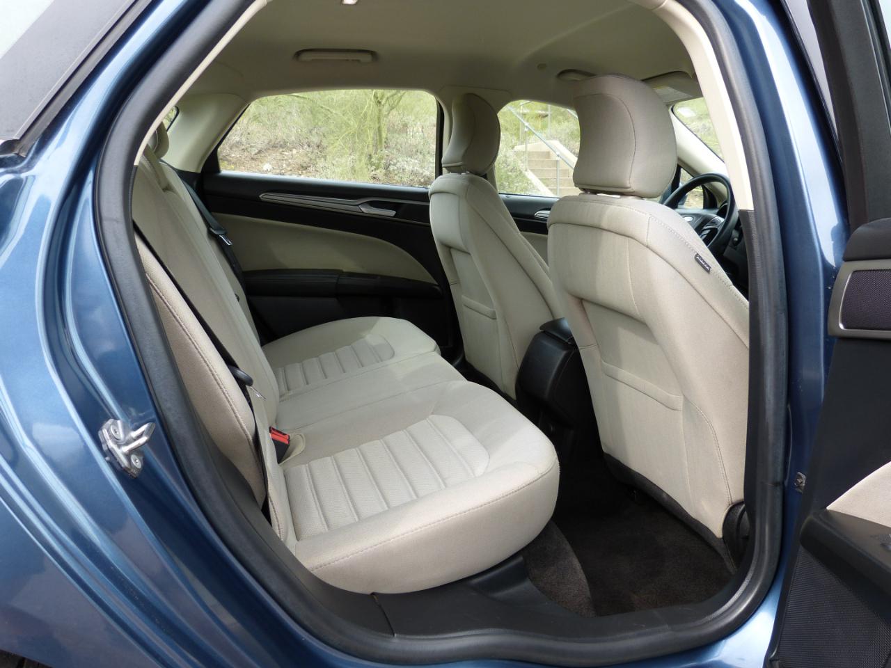 Ford Fusion Hybrid S 2018