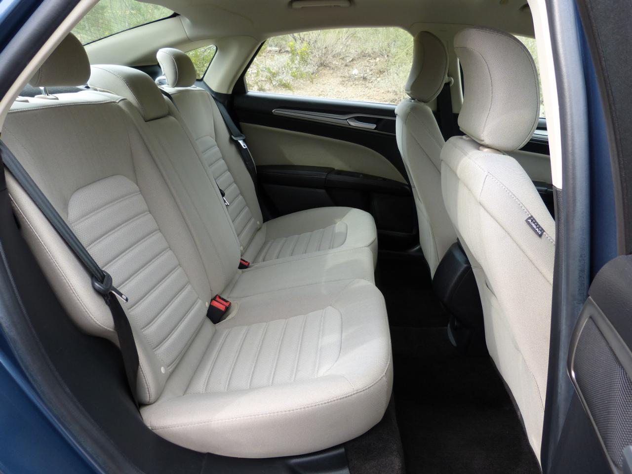 Ford Fusion Hybrid S 2018