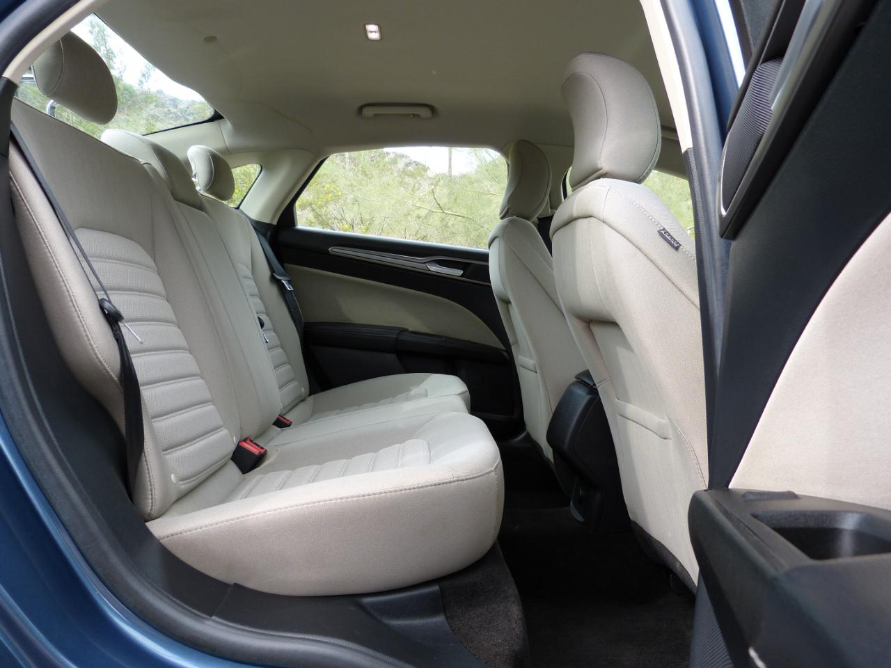 Ford Fusion Hybrid S 2018