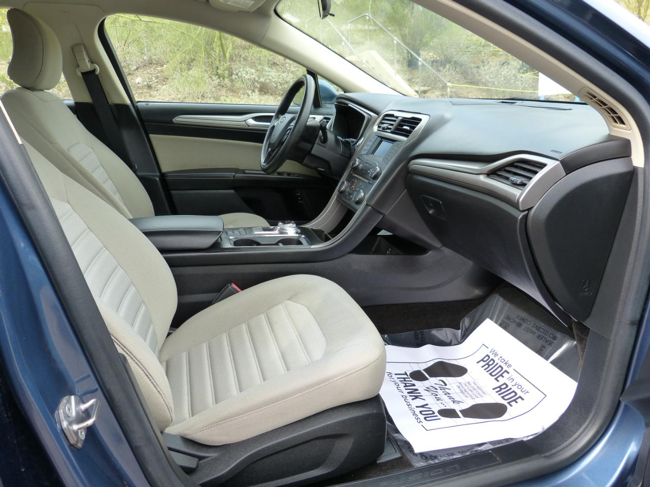 Ford Fusion Hybrid S 2018