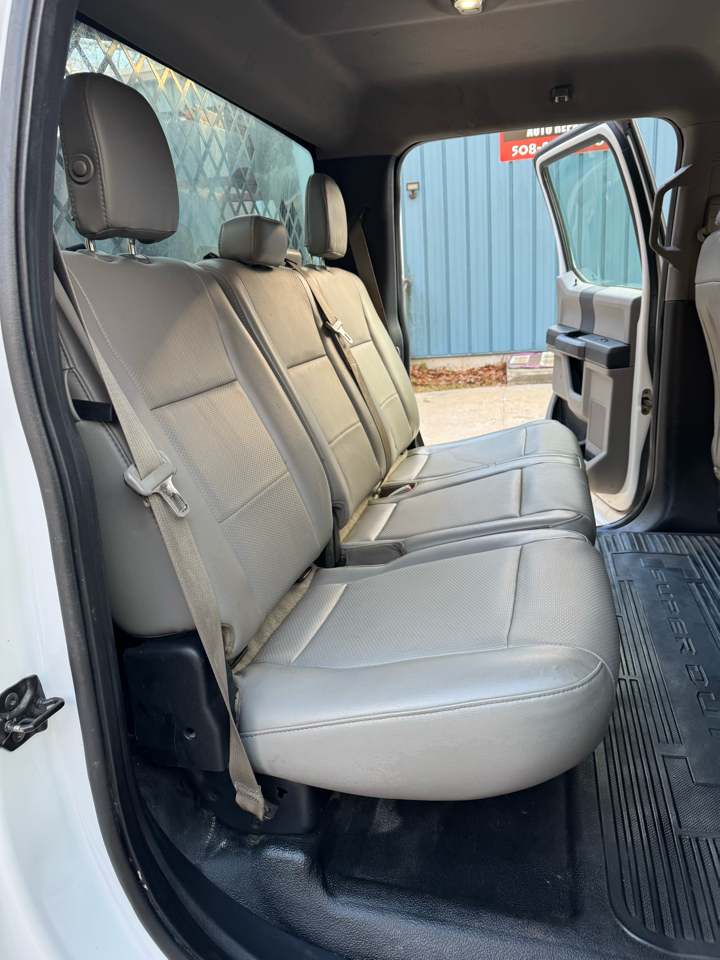 Ford F-450 SD Crew Cab DRW 2WD 2017