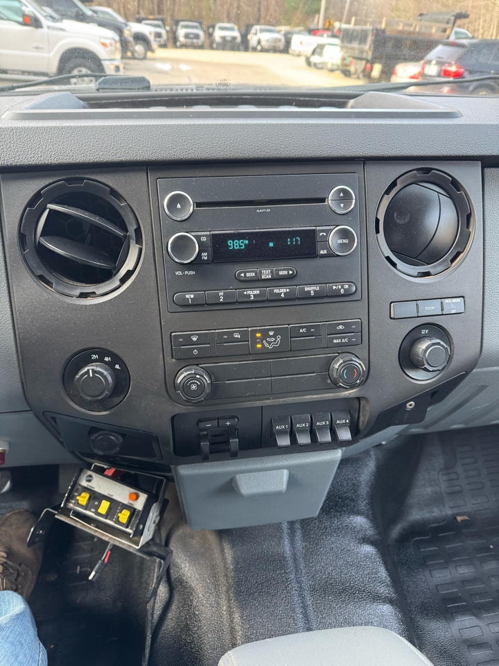 Ford F-350 SD XL SuperCab Long Bed DRW 4WD 2015