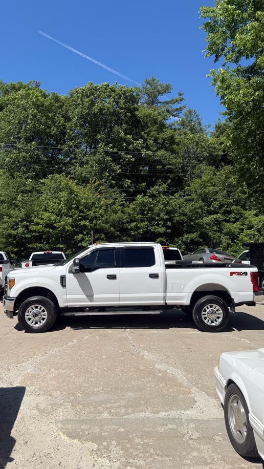 2017 Ford F-350 SD XLT Crew Cab 4WD