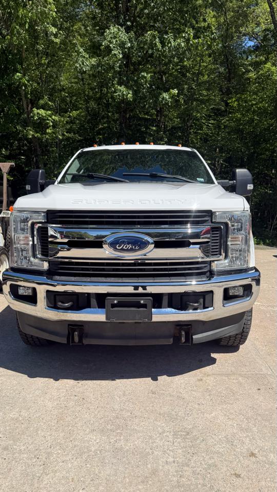 Ford F-350 SD XLT Crew Cab 4WD 2017