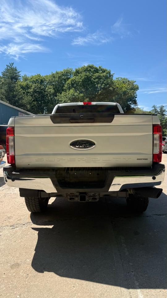 Ford F-350 SD XLT Crew Cab 4WD 2017
