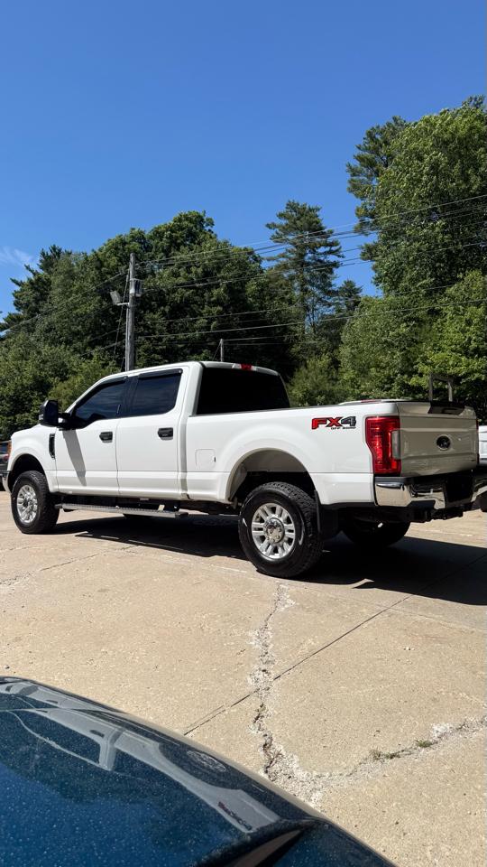 Ford F-350 SD XLT Crew Cab 4WD 2017