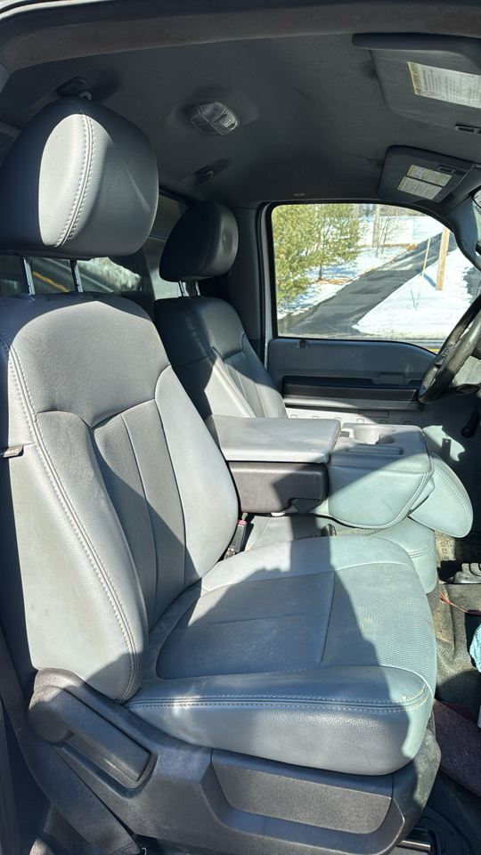 Ford F-450 SD Regular Cab DRW 4WD 2011