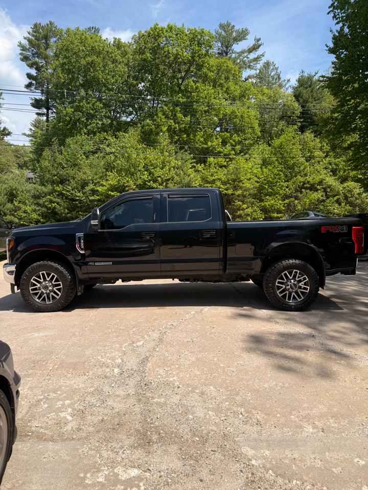 Ford F-350 SD Lariat Crew Cab Short Bed 4WD 2018
