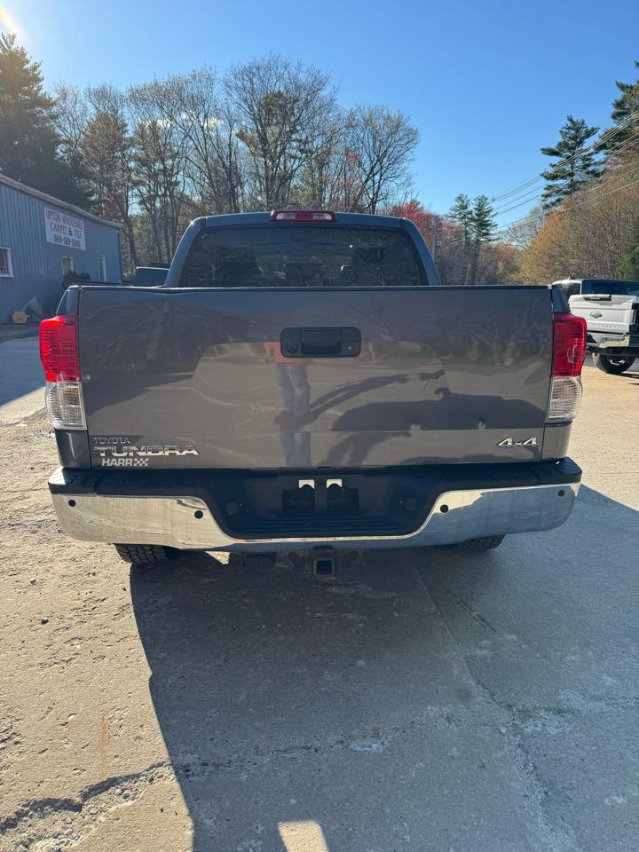Toyota Tundra Limited 5.7L CrewMax 4WD 2012