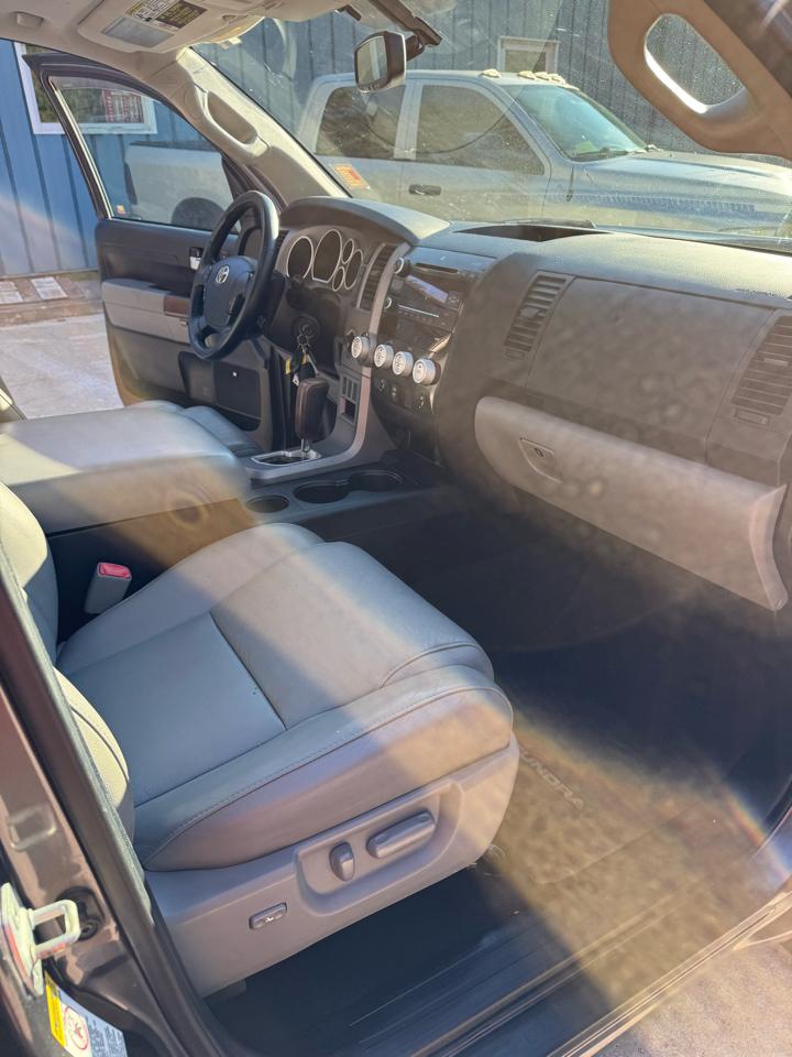 Toyota Tundra Limited 5.7L CrewMax 4WD 2012