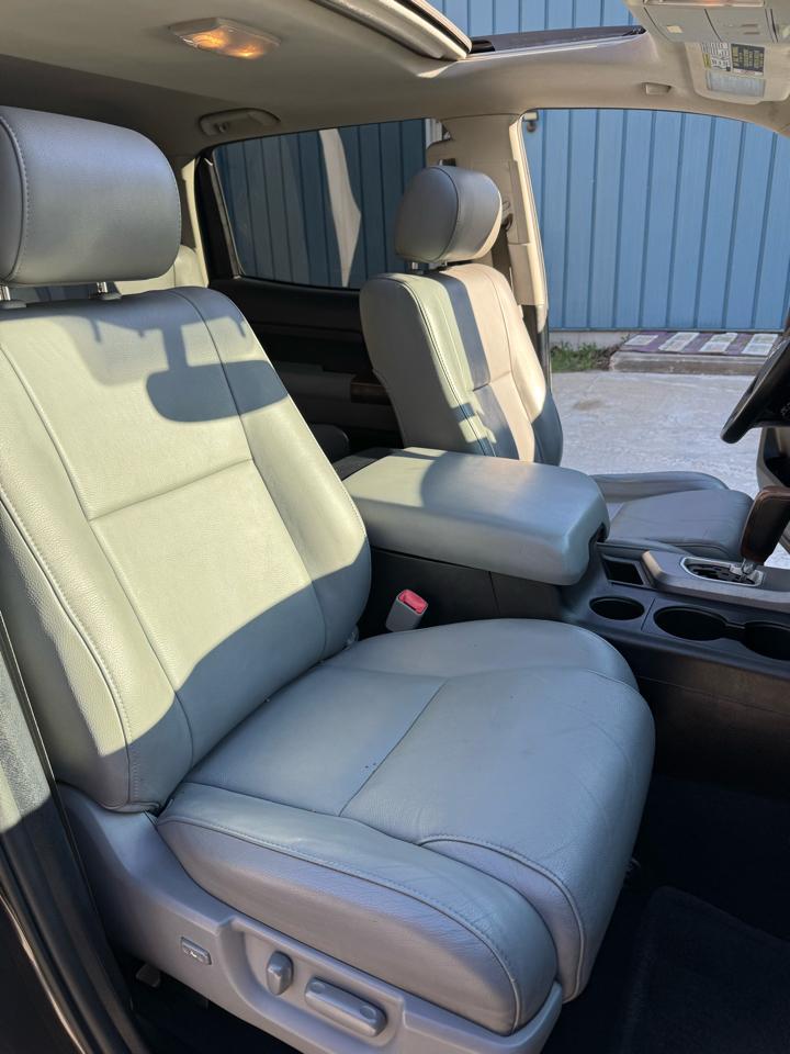 Toyota Tundra Limited 5.7L CrewMax 4WD 2012