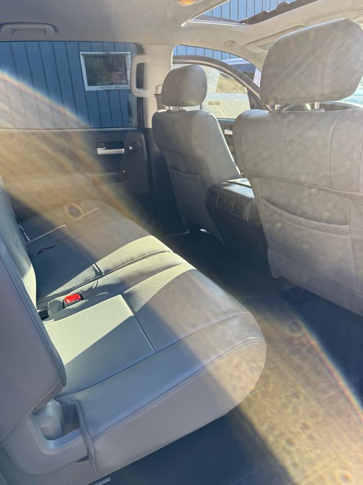 Toyota Tundra Limited 5.7L CrewMax 4WD 2012