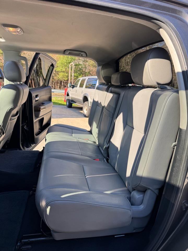 Toyota Tundra Limited 5.7L CrewMax 4WD 2012