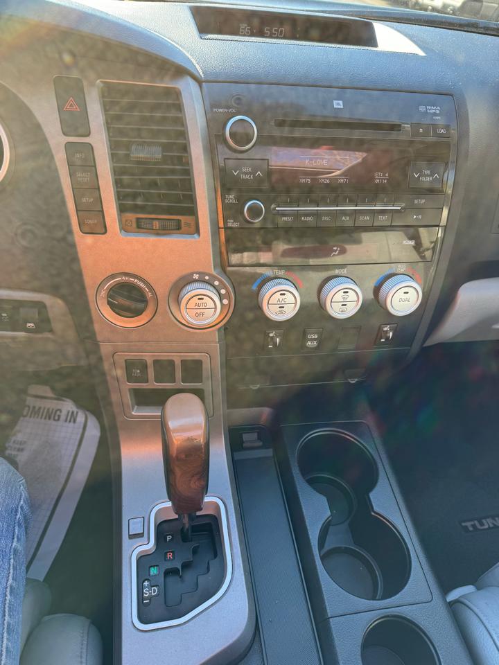 Toyota Tundra Limited 5.7L CrewMax 4WD 2012