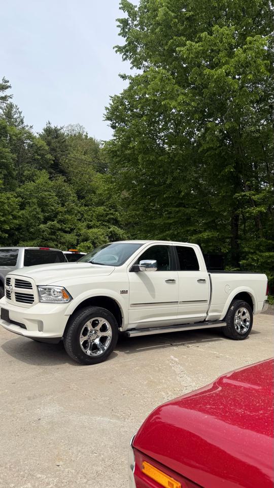 RAM 1500 Laramie Quad Cab 4WD 2016
