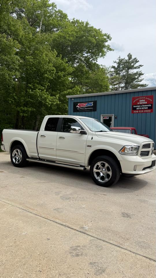 RAM 1500 Laramie Quad Cab 4WD 2016