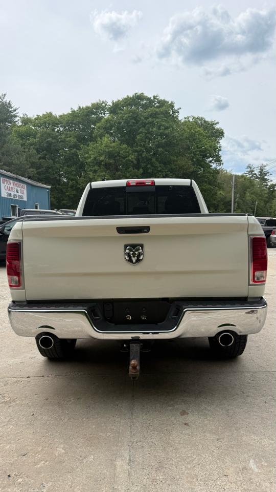RAM 1500 Laramie Quad Cab 4WD 2016