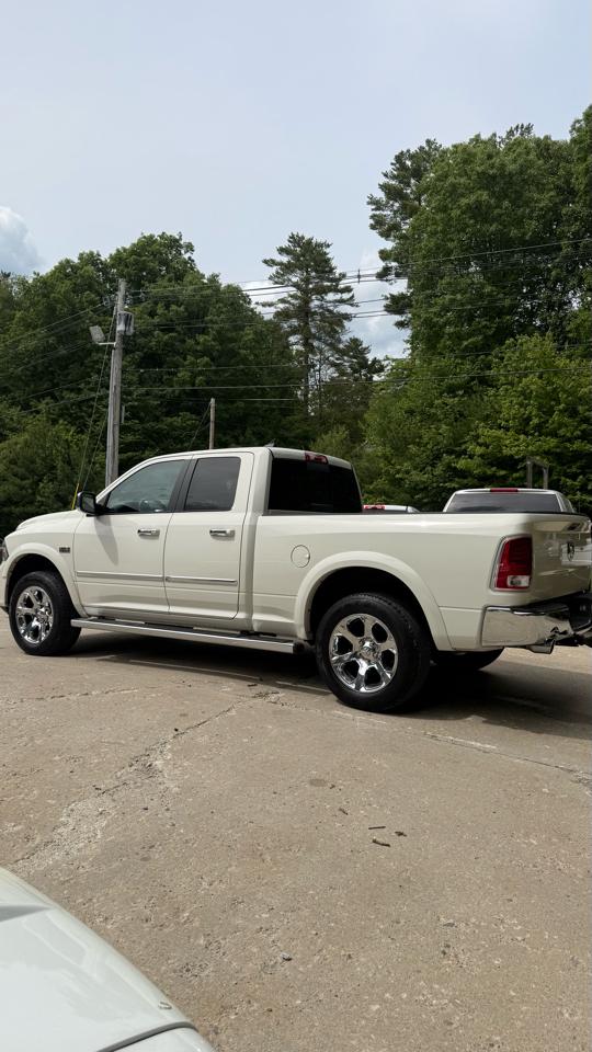 RAM 1500 Laramie Quad Cab 4WD 2016