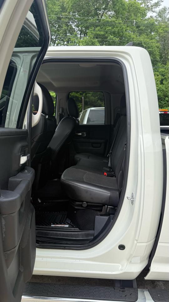 RAM 1500 Laramie Quad Cab 4WD 2016
