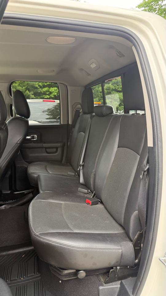 RAM 1500 Laramie Quad Cab 4WD 2016