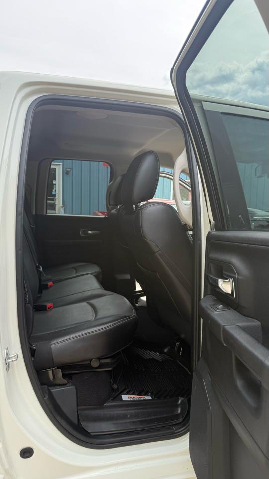 RAM 1500 Laramie Quad Cab 4WD 2016