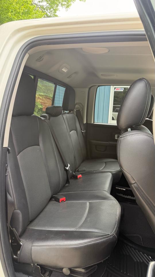 RAM 1500 Laramie Quad Cab 4WD 2016
