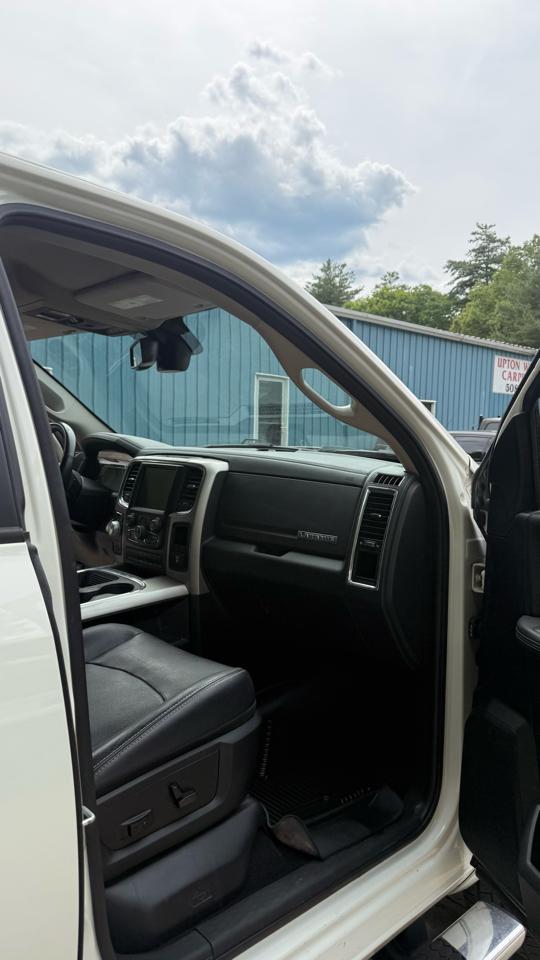 RAM 1500 Laramie Quad Cab 4WD 2016