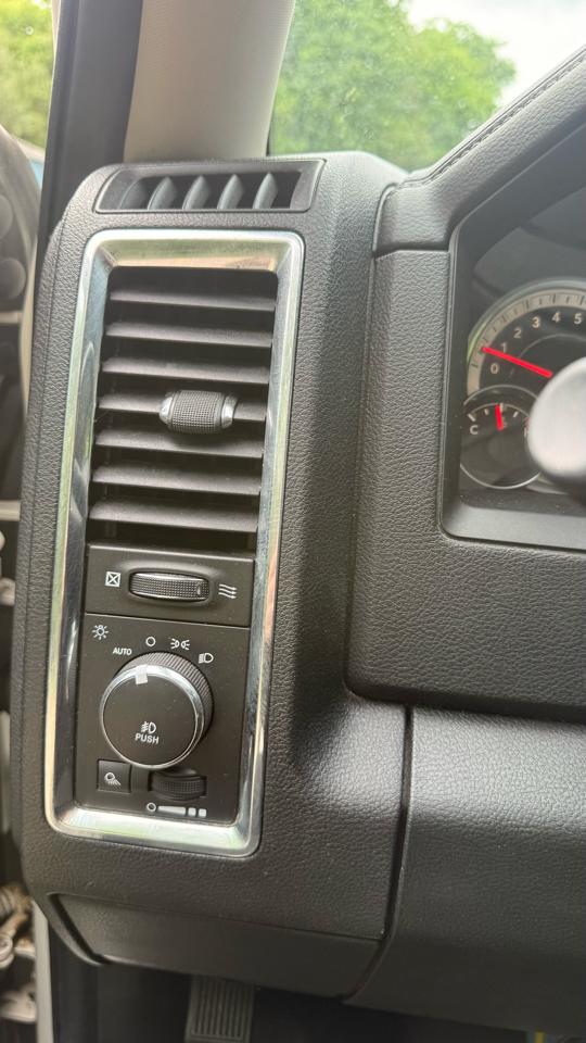 RAM 1500 Laramie Quad Cab 4WD 2016