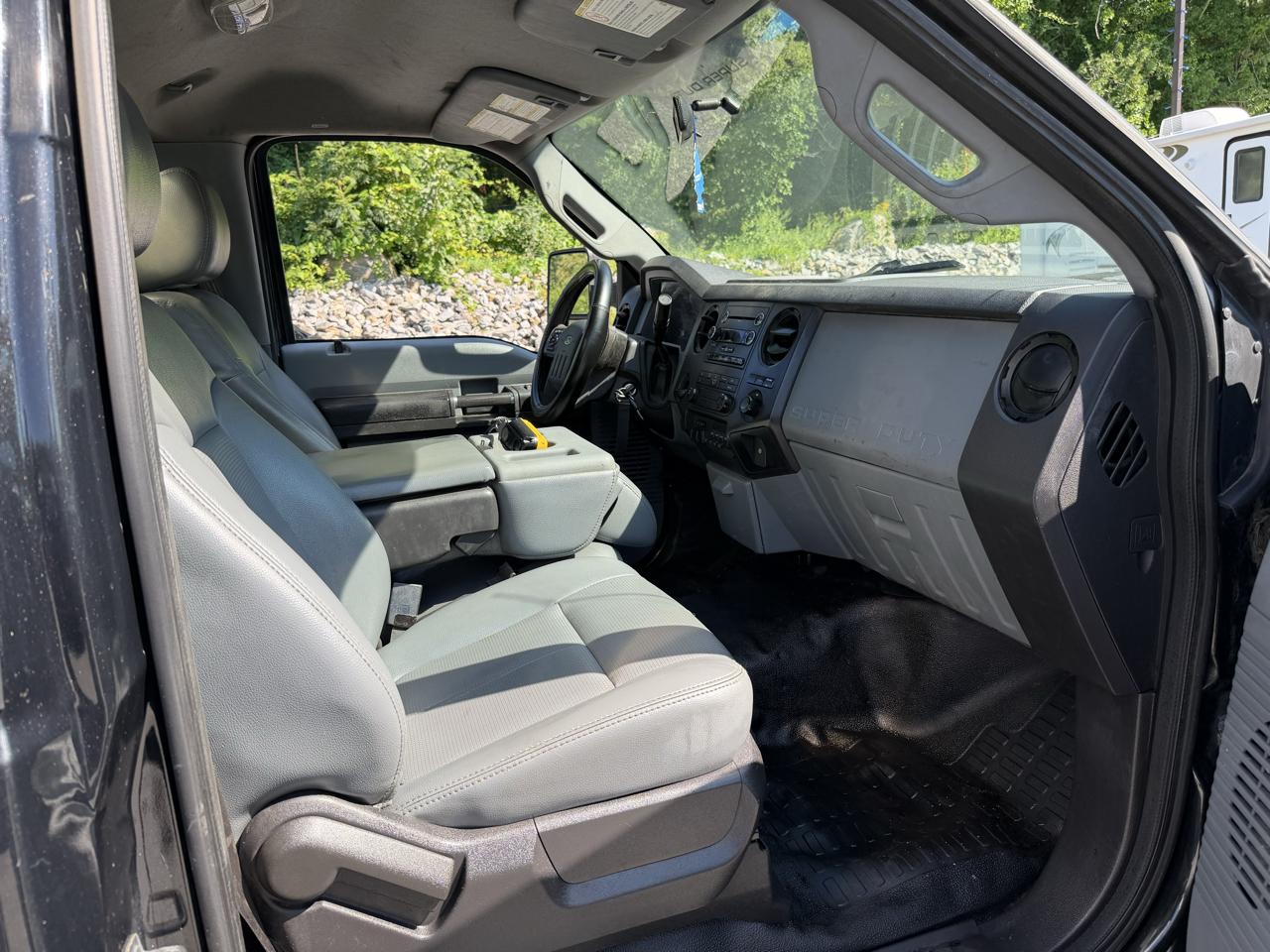 Ford F-550 Regular Cab DRW 2WD 2011