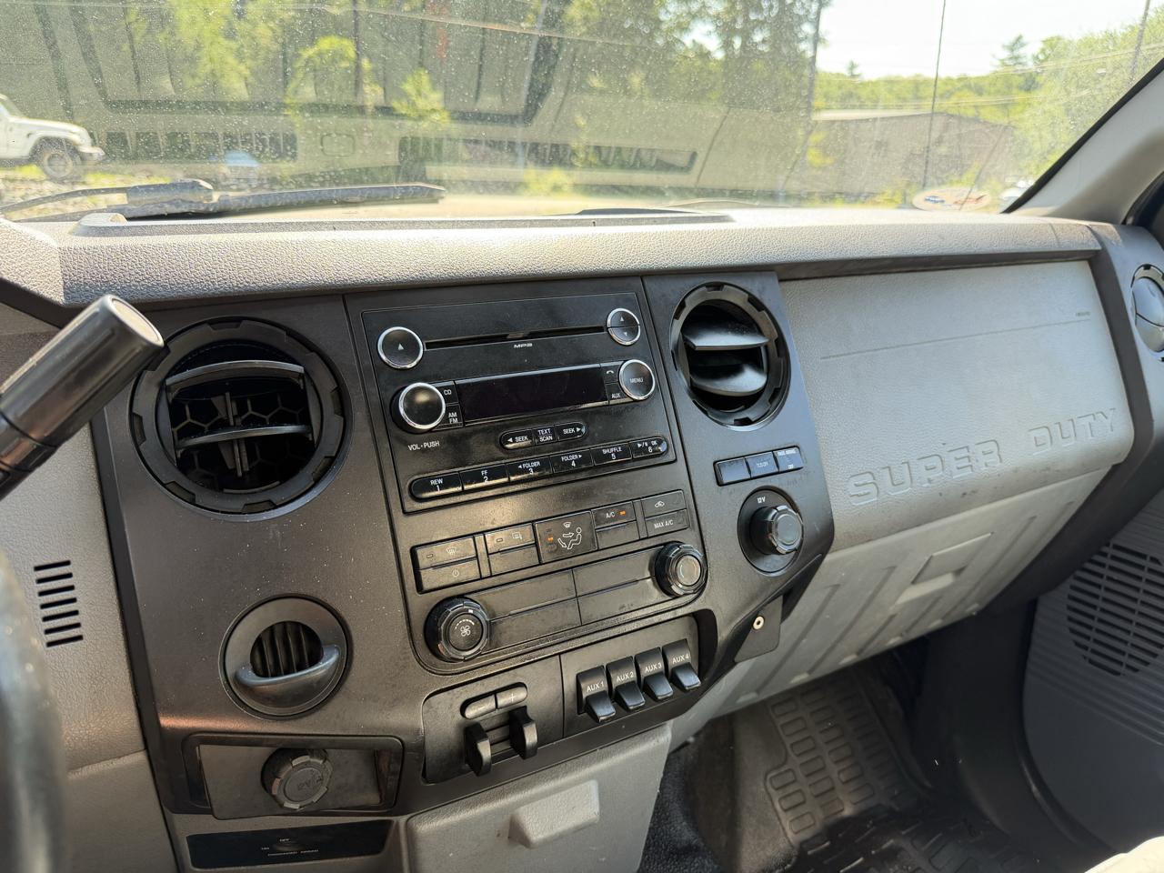 Ford F-550 Regular Cab DRW 2WD 2011