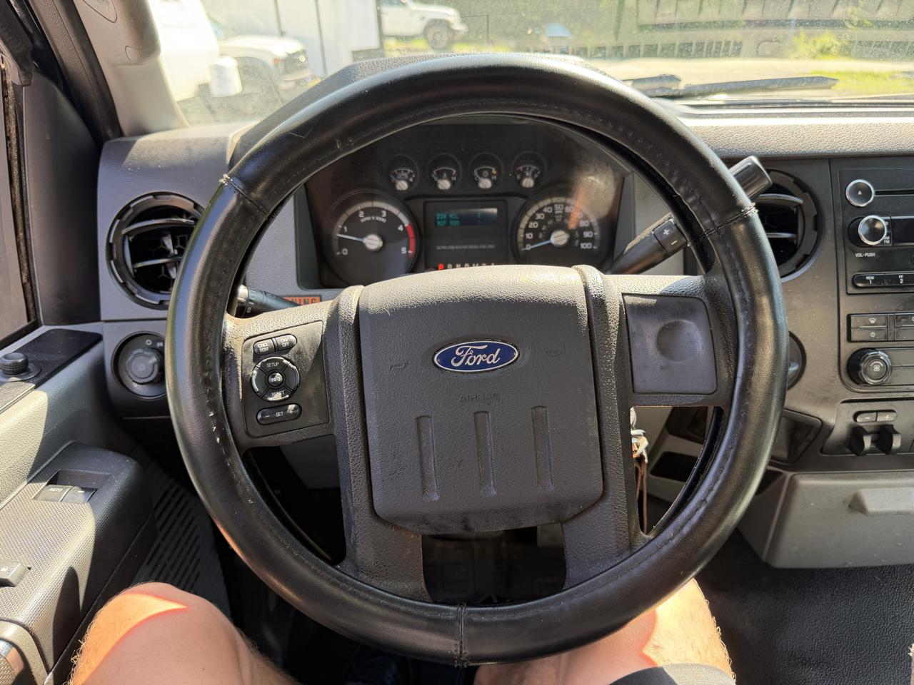 Ford F-550 Regular Cab DRW 2WD 2011