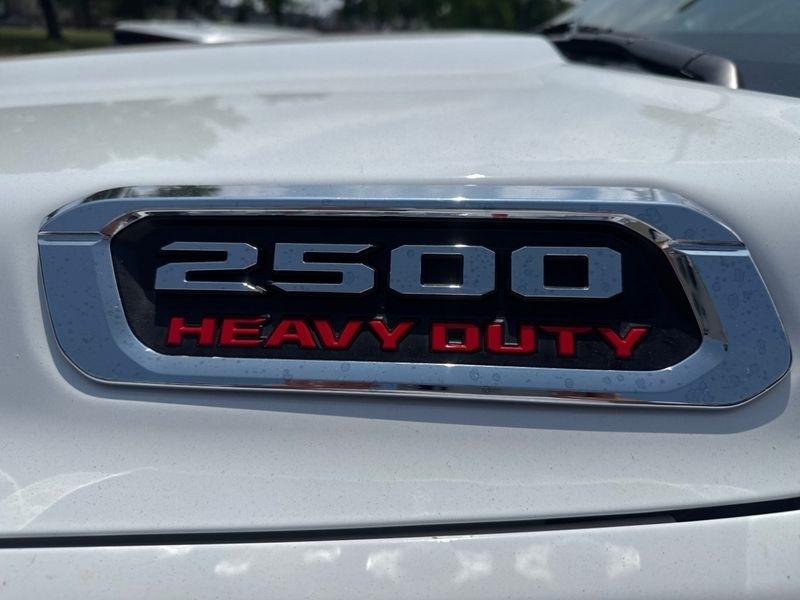 RAM 2500 Tradesman Crew Cab SWB 4WD 2022