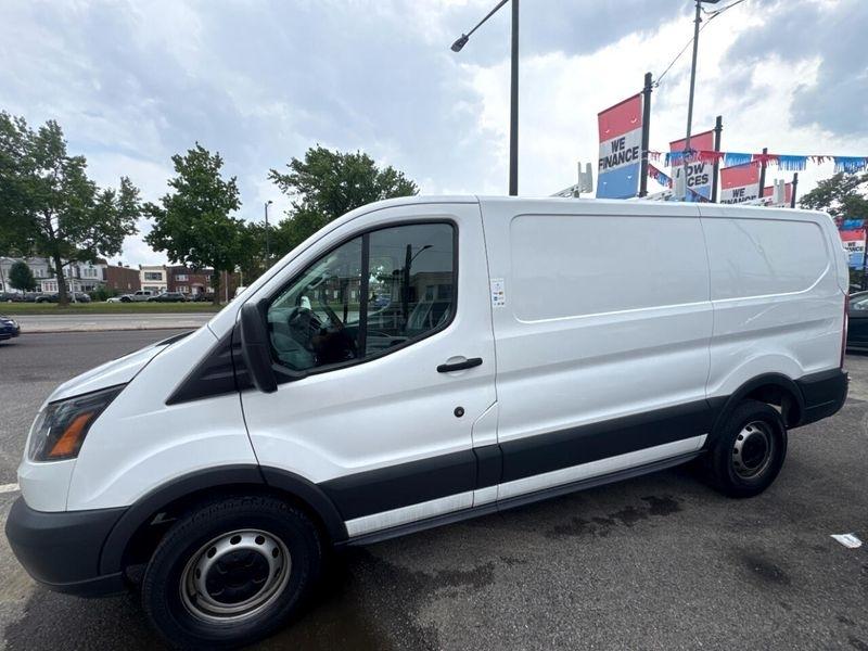 Ford Transit 250 Van Low Roof 60/40 Pass.130-in. WB 2018