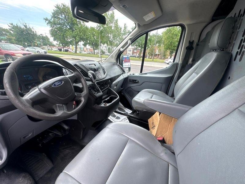 Ford Transit 250 Van Low Roof 60/40 Pass.130-in. WB 2018