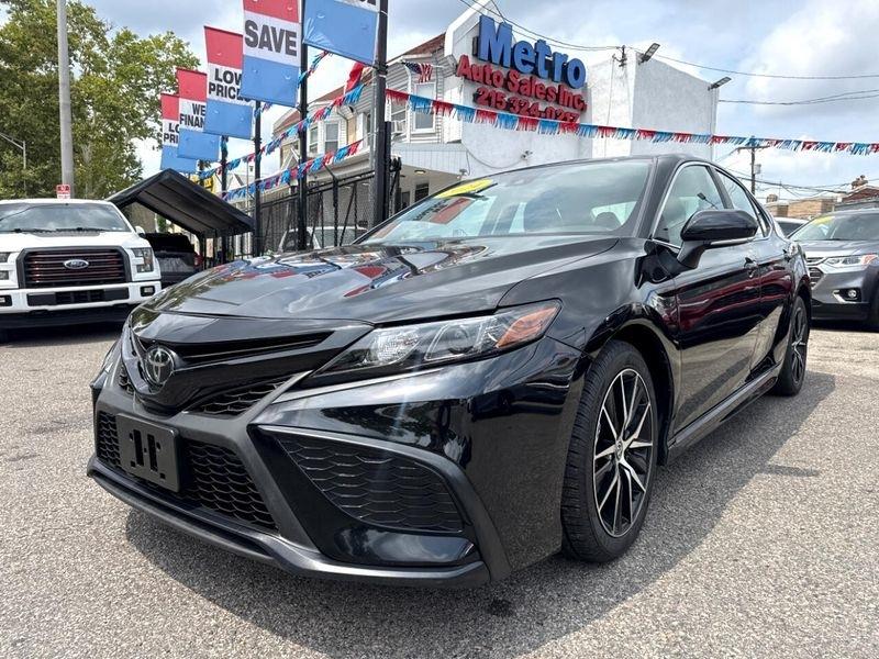 Toyota Camry SE 2024