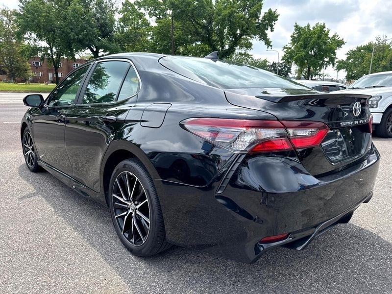 Toyota Camry SE 2024