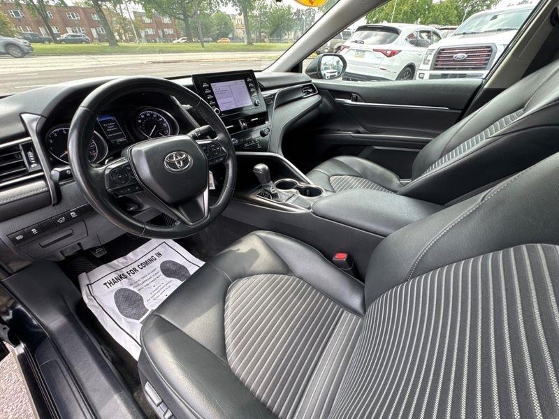 Toyota Camry SE 2024