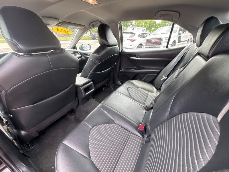 Toyota Camry SE 2024