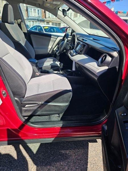 Toyota RAV4 XLE FWD 2018