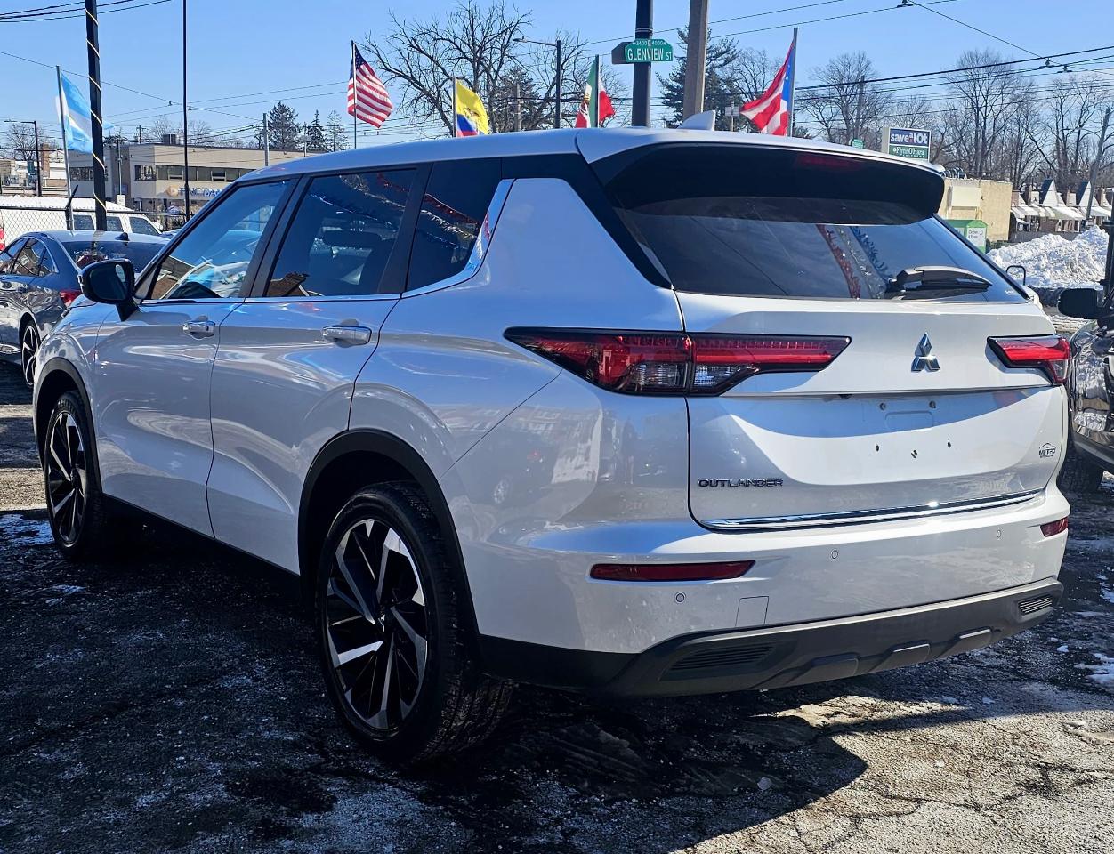 Mitsubishi Outlander ES 4WD 2022