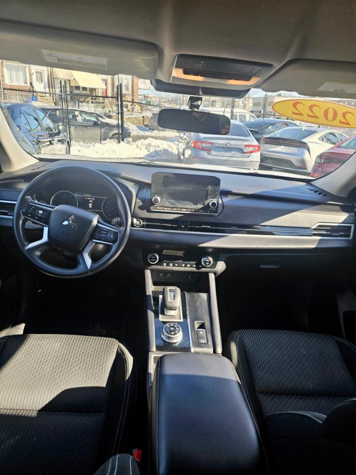 Mitsubishi Outlander ES 4WD 2022