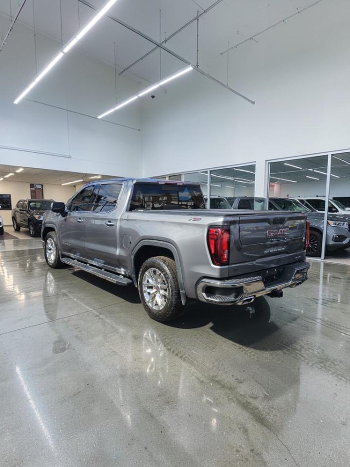 GMC Sierra 1500 4WD Crew Cab 143.5" SLT 2021