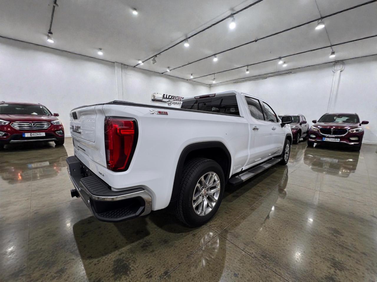 GMC Sierra 1500 SLT Crew Cab Long Box 4WD 2019