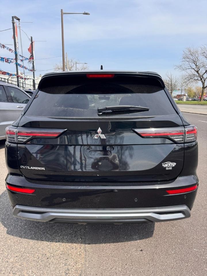 Mitsubishi Outlander SE 2WD 2025