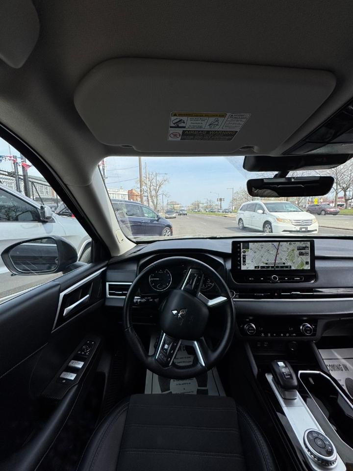 Mitsubishi Outlander SE 2WD 2025