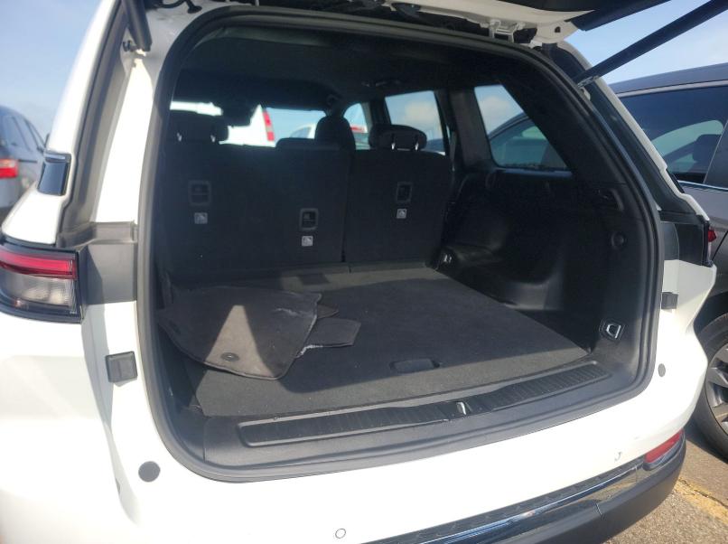 Jeep Cherokee Laredo 4-Door 4WD 2024